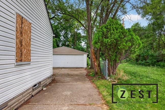 Building Photo - Charming 3 Bedroom home in Detroit Thursday August 6, 2026 @ 7:15p-7:45p