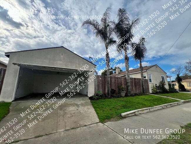 Building Photo - Compton 2-Bedroom Home With Backyard