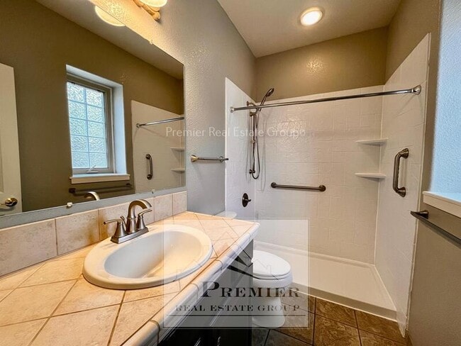 Building Photo - 240 Haversham Dr