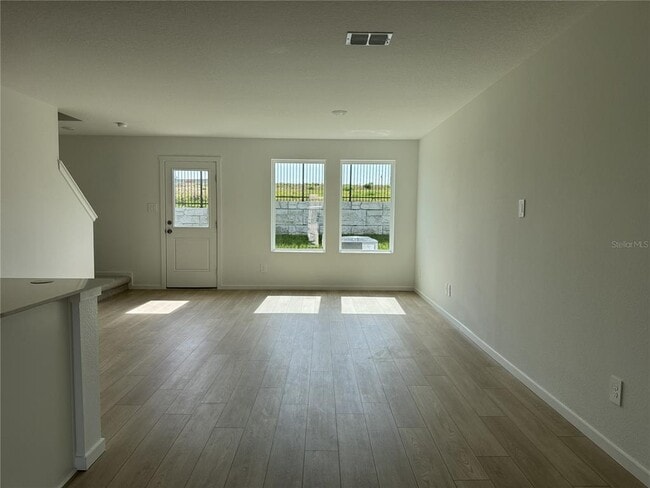 Building Photo - 830 Lynx St