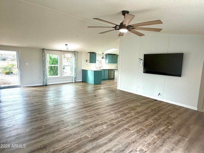 Building Photo - 5333 S Santa Claus Ave