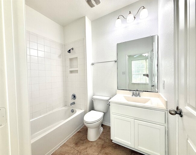 Building Photo - 23603 Legano Dr