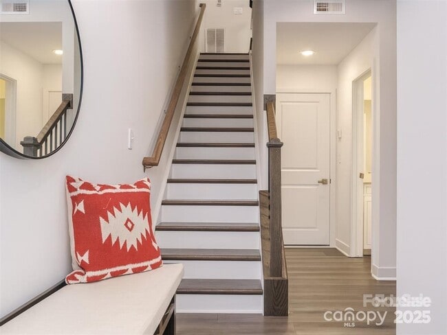 Building Photo - 3739 S Tryon St