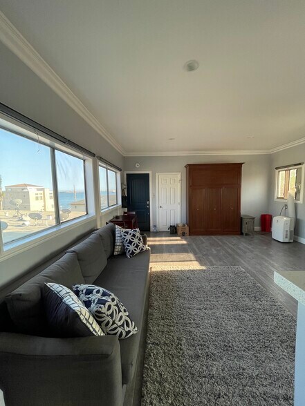 Building Photo - 1616 E Ocean Blvd
