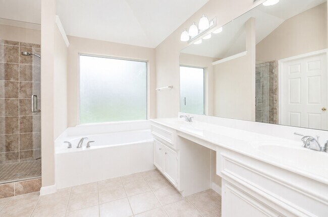 Building Photo - 22422 Cascade Springs Dr