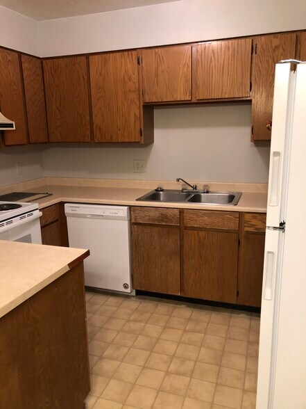Building Photo - 1150 W 360 N