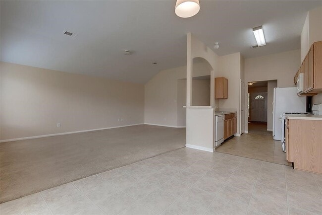 Building Photo - 19726 Cozy Cabbin Dr