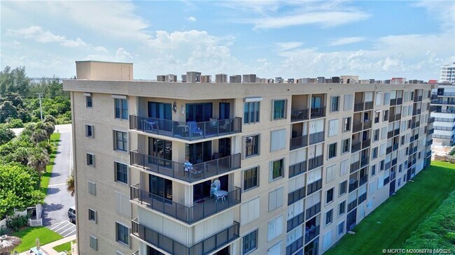 Building Photo - 10200 S Ocean Dr