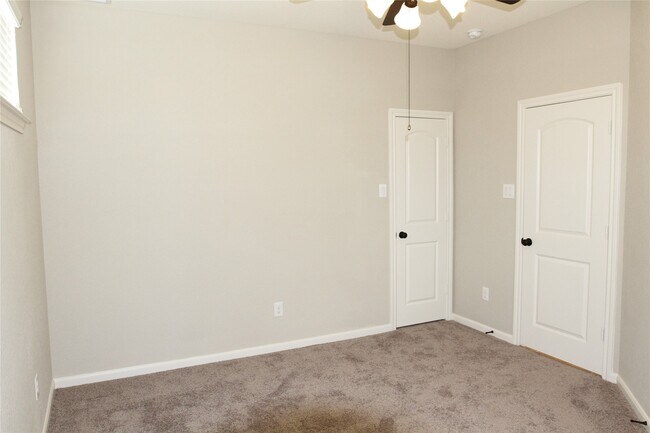 Building Photo - 12102 La Strada St