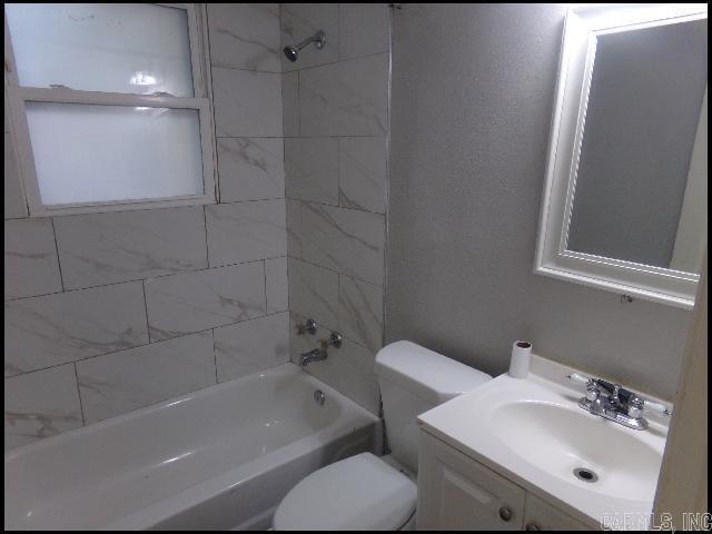 Building Photo - 624 W 33rd St