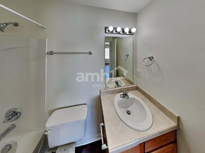 Building Photo - 2464 S 3585 W