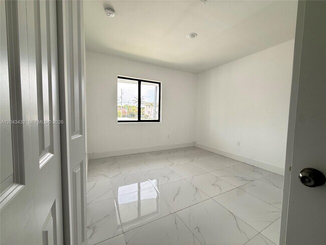 Building Photo - 450 Beacom Blvd