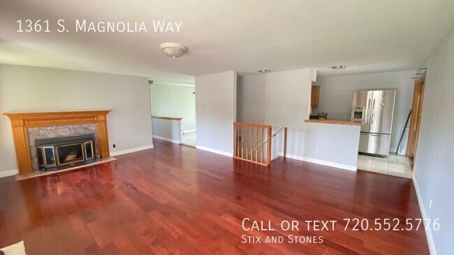 Building Photo - 1361 S Magnolia Way