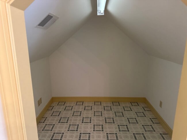 Building Photo - 110 Wimbledon Ct