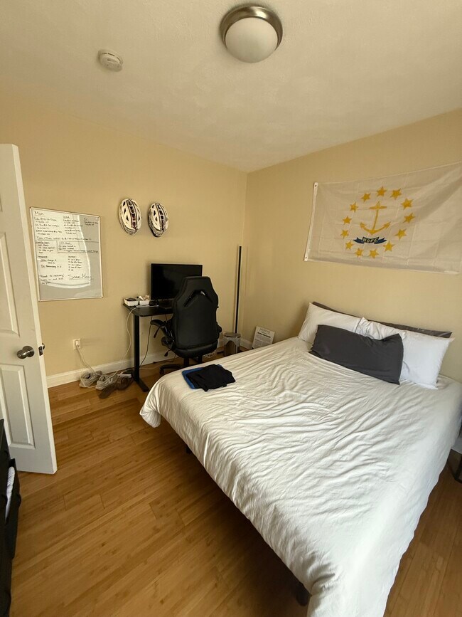 Building Photo - 34 Pratt St