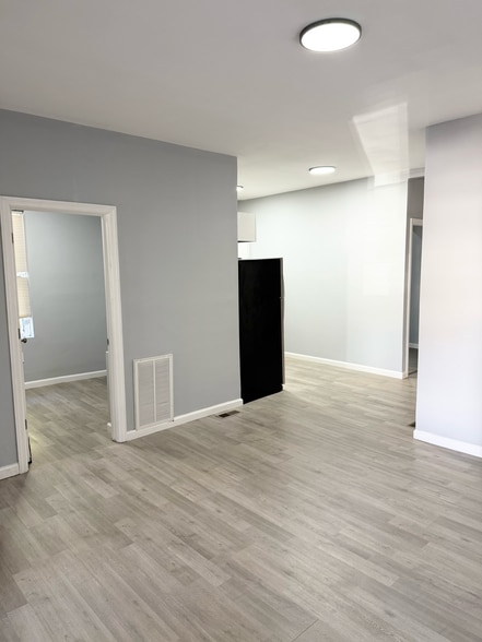 Building Photo - 110 Montgomery St