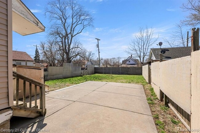 Building Photo - 1409 N Green St