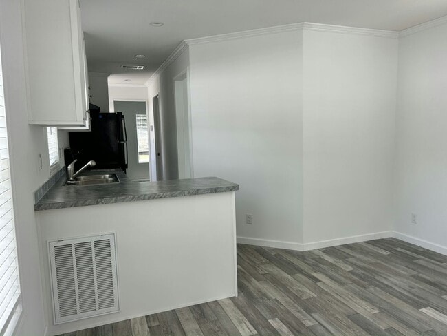 Building Photo - 16731 US-301