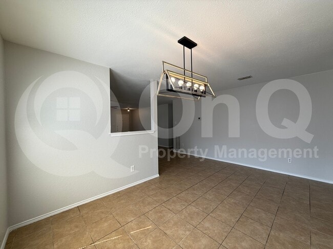 Building Photo - 4240 Hunters Creek Dr