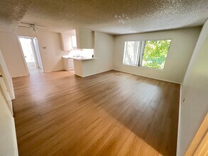 Building Photo - 4424 Woodman Ave