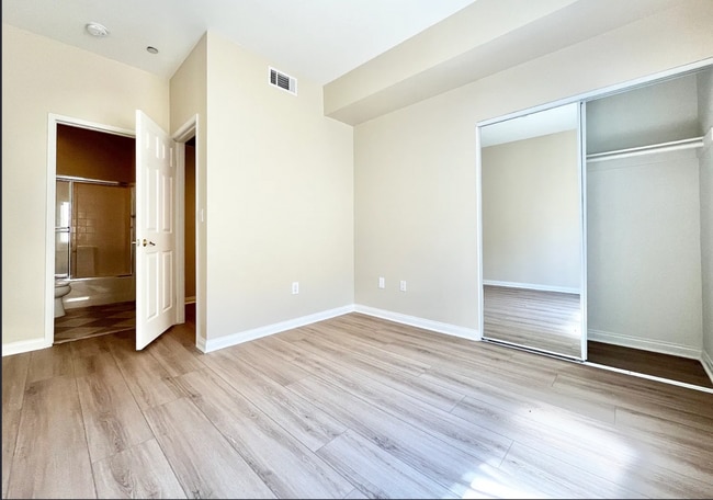 Building Photo - 22651 Del Valle St