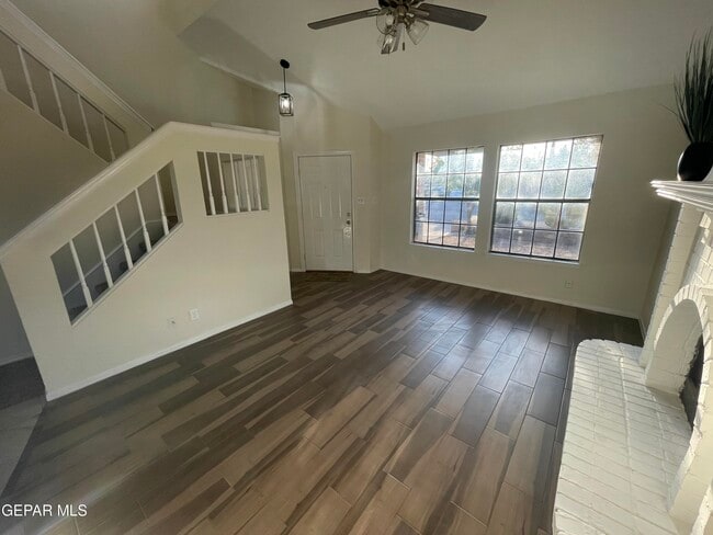 Building Photo - 1574 Rebecca Ann Dr