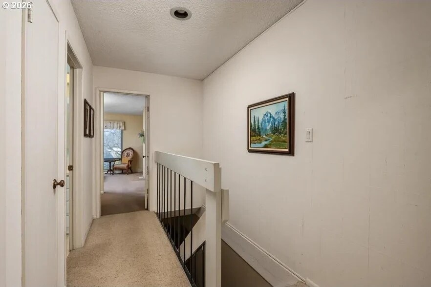 Building Photo - 1655 NW Lakeway Ln