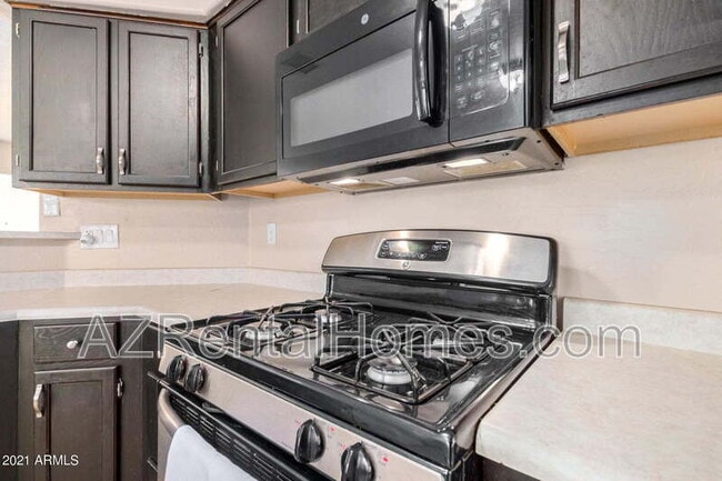 Building Photo - 3618 N Santiago Cir