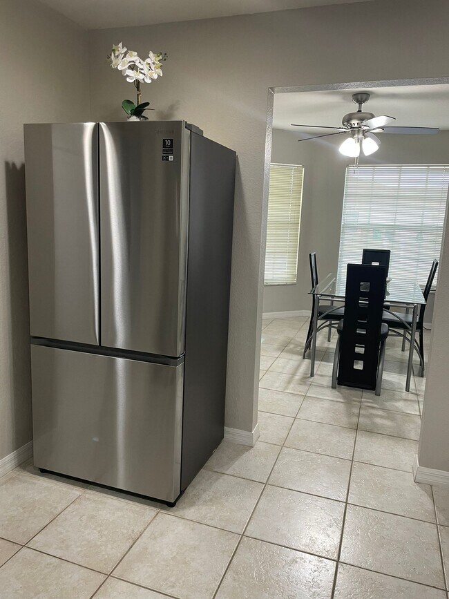 Building Photo - 419 SW 4th St