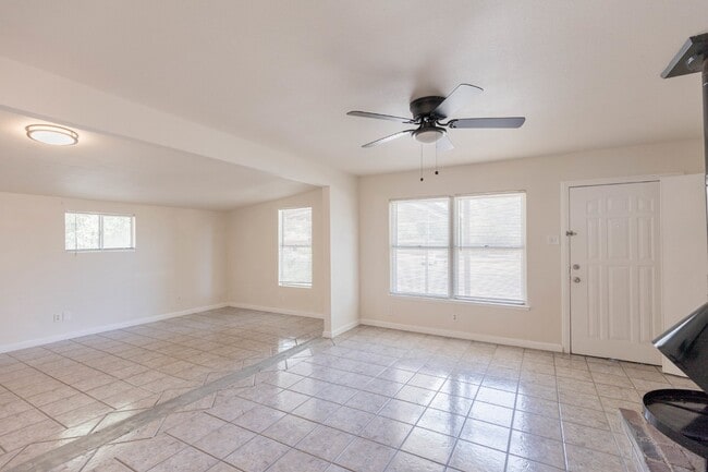 Building Photo - 1822 Arroya Vista Dr