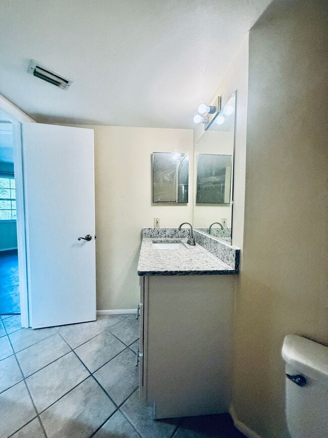 Building Photo - 2BR/2BA CONDO IN PALM BAY