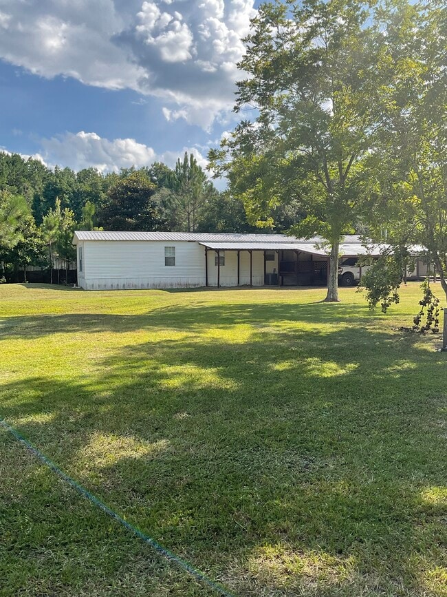 Building Photo - Macclenny SR121 Singlewide