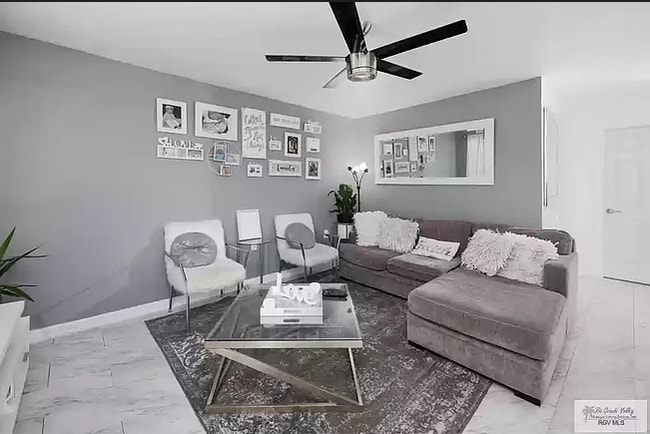 Building Photo - 2993 Alameda Dr