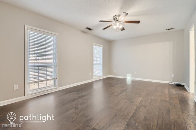 Building Photo - 40 Acorn Way UNIT