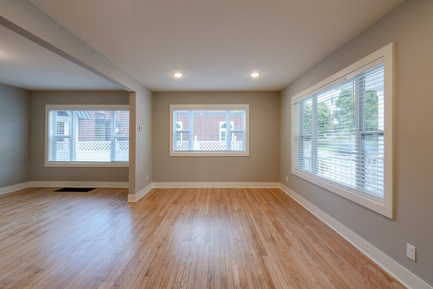 Building Photo - 621 3rd St NW