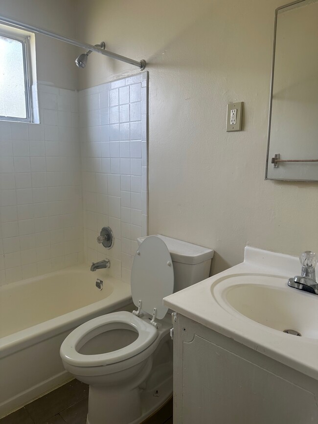 Floorplan - Cromwell Park Apartments