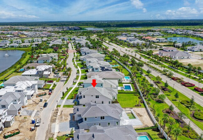 Building Photo - 9346 Crestview Cir