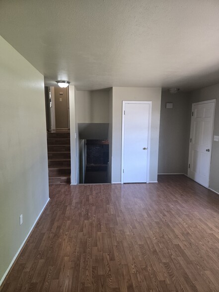 Building Photo - 6482 E Dickenson Pl