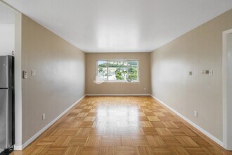 Building Photo - 331 Campbell Ave