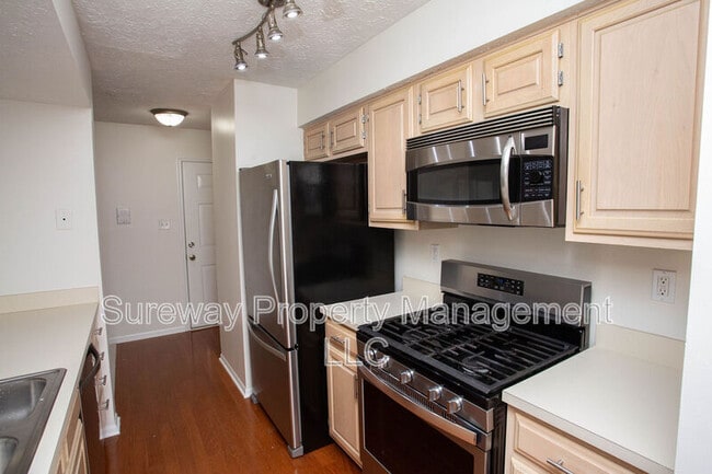 Building Photo - 67 Eldon Way