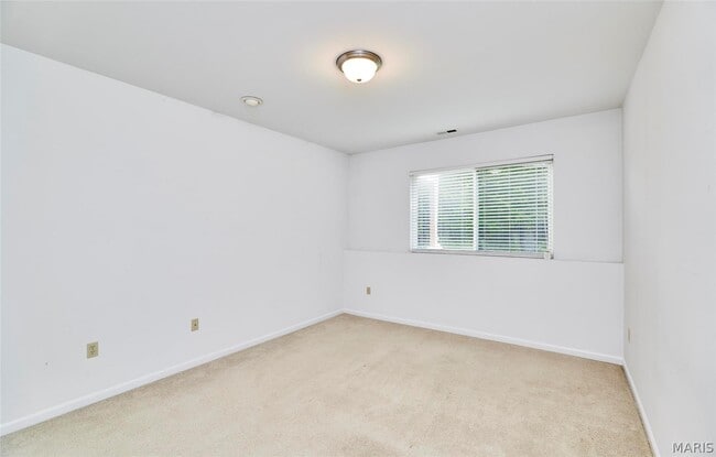 Building Photo - 215 Cordovan Commons Pkwy