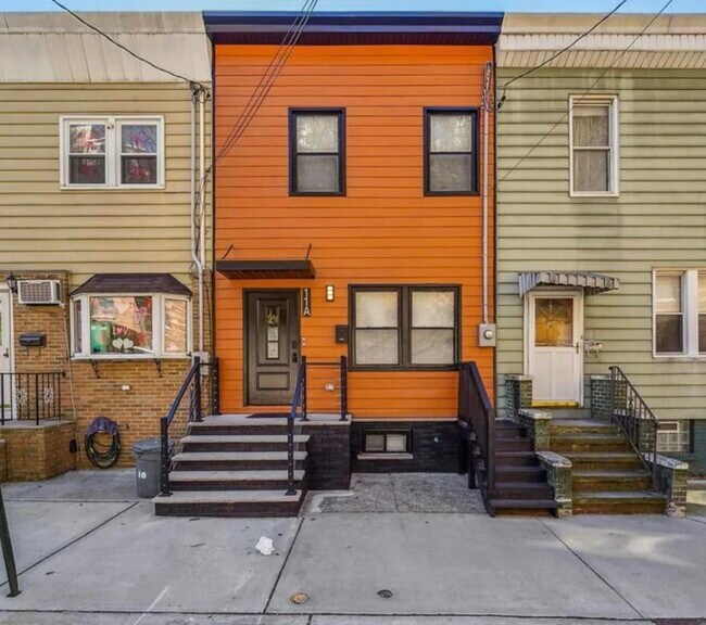 Building Photo - 11A W 19th St