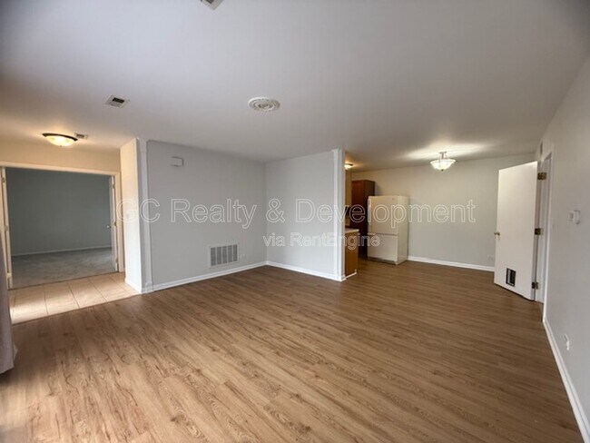 Building Photo - 1565 Burton Ct