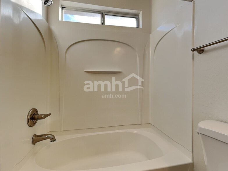 Building Photo - 31491 N Cactus Dr