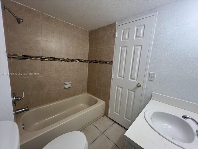 Building Photo - 4660 NW 79th Ave