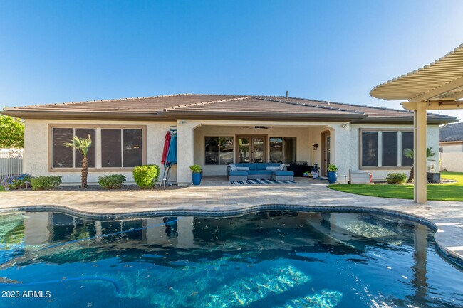 Building Photo - 19888 E Russet Rd