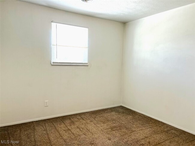 Building Photo - 105 Wildwood Dr