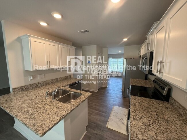 Building Photo - 407 Gulliver Ct