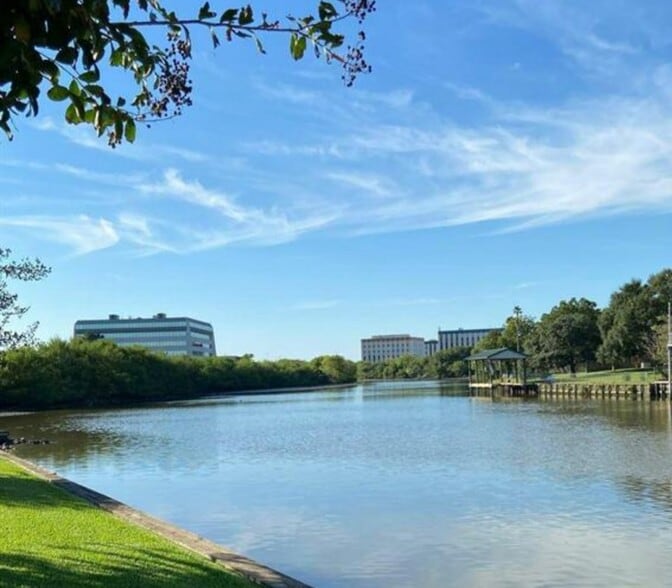 Building Photo - 18519 Egret Bay Blvd