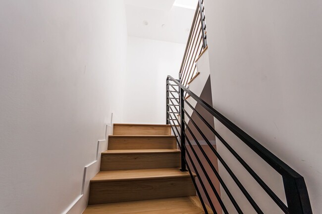 Building Photo - 13463 Beach Ave